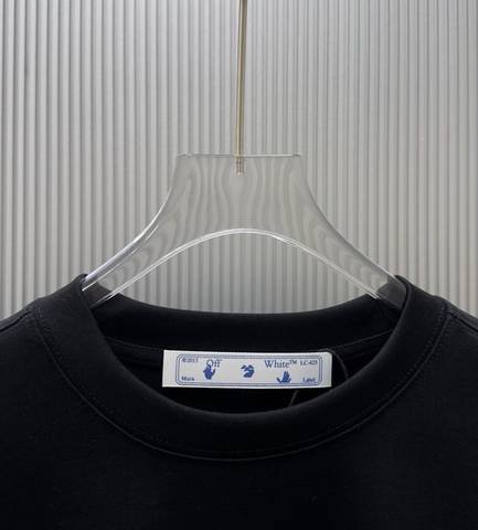 Off-White 724