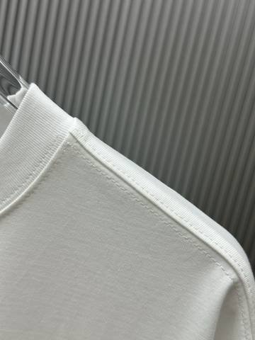 Off-White 733