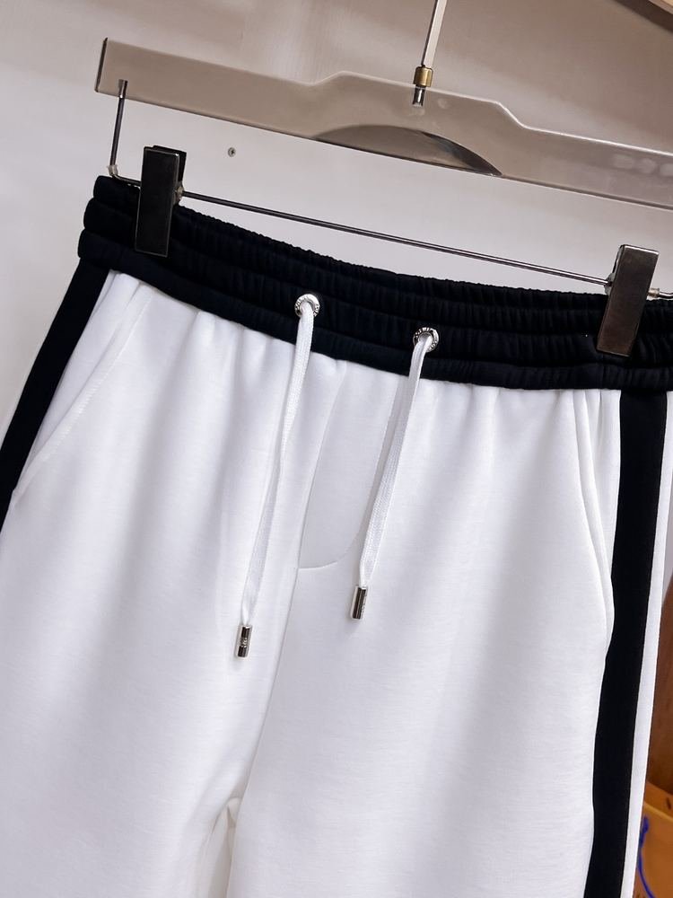 Pantalones Cortos 166