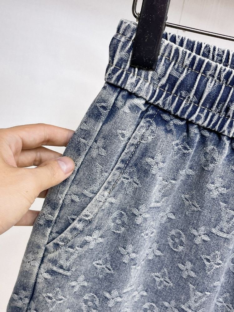 Pantalones Cortos 228