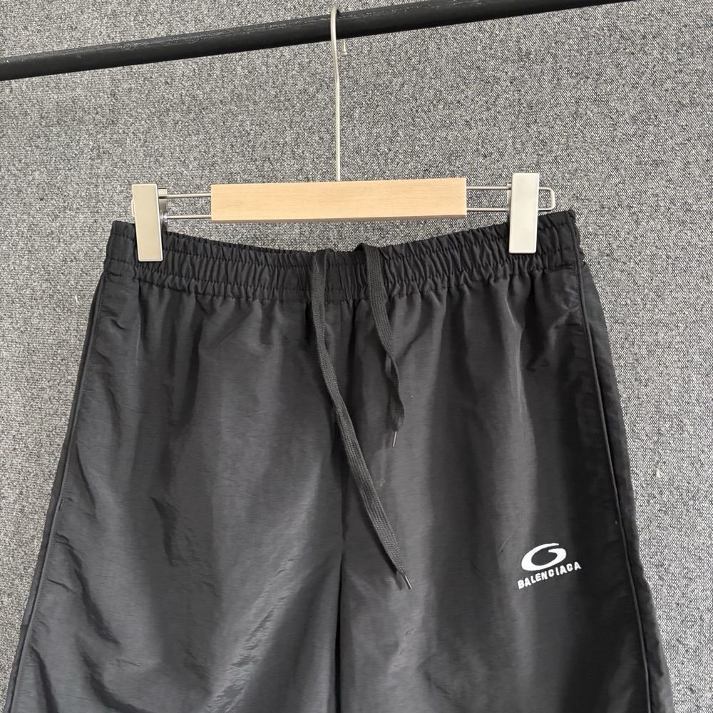 Pantalones Cortos 944